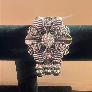 Elegant Silver Floral Women's Bracelet